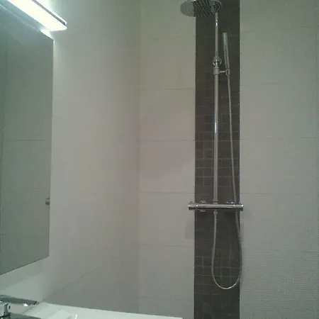 Petite Maison Avec Cour Privative Arboree * Nantes